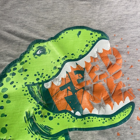 ๐๐๐ T-Shirt with dinosaur ๐๐๐ - Picture 2 of 7